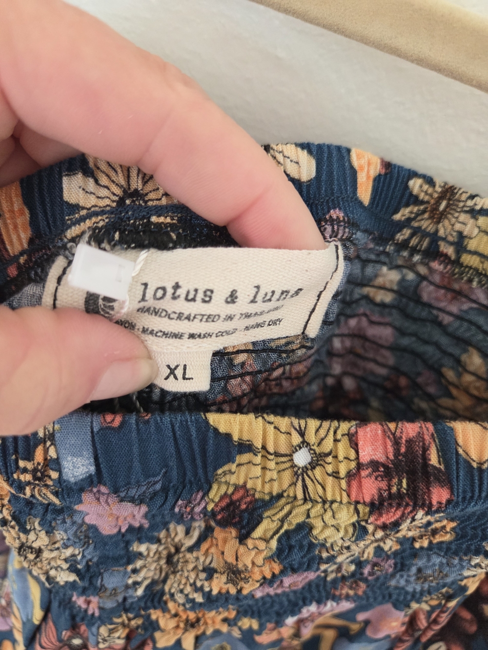 *NWT* LOTUS & LUNA Floral Pants - Picture 7 of 9